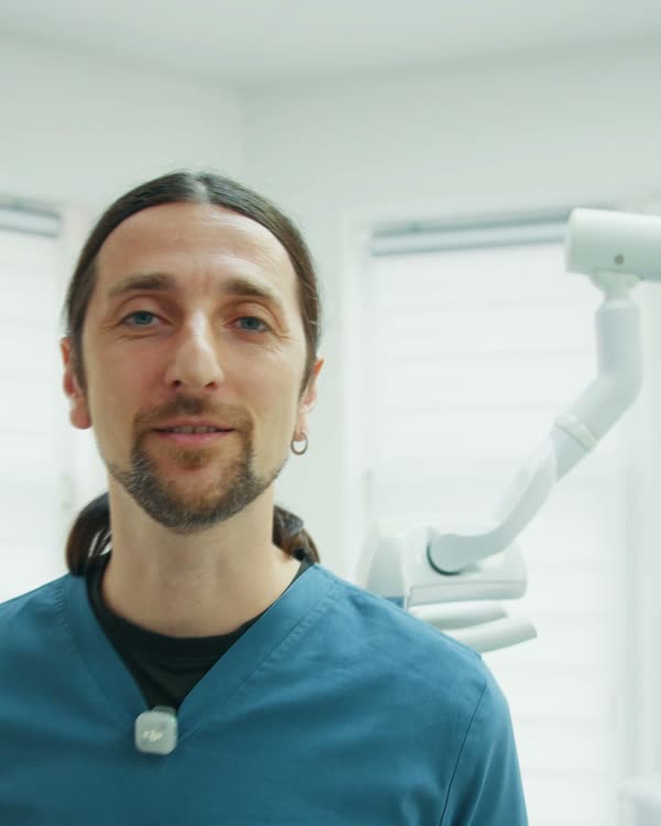 Dr. Viktor Balaban